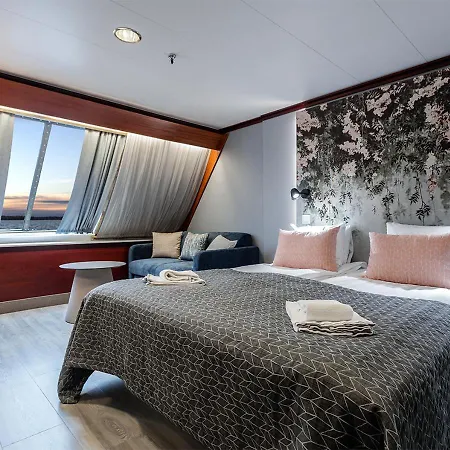 Viking Line Ferry Gabriella - One-way Journey From To Stockholm  ヘルシンキ