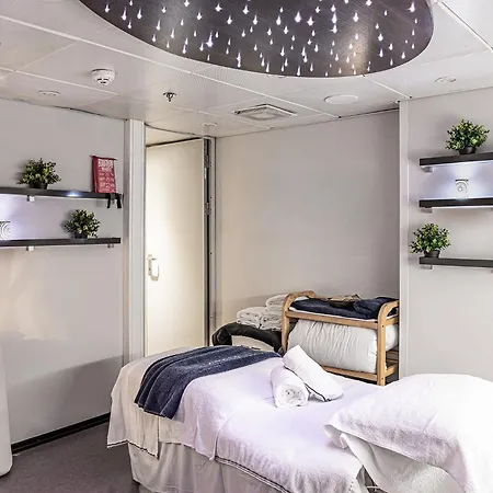 Viking Line Ferry Gabriella - One-way Journey From To Stockholm  ヘルシンキ